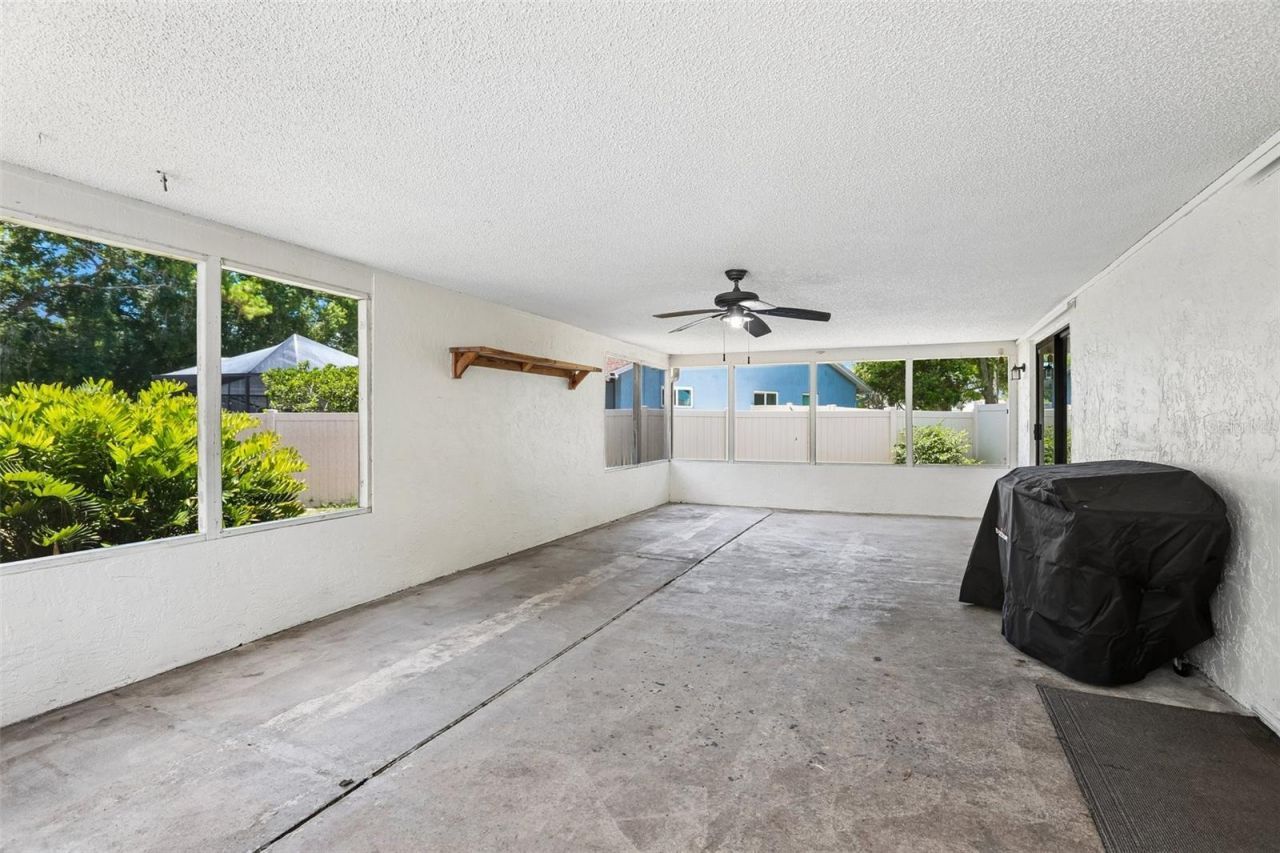 6805 Longpointe Way, Tampa, FL 33615 Photo