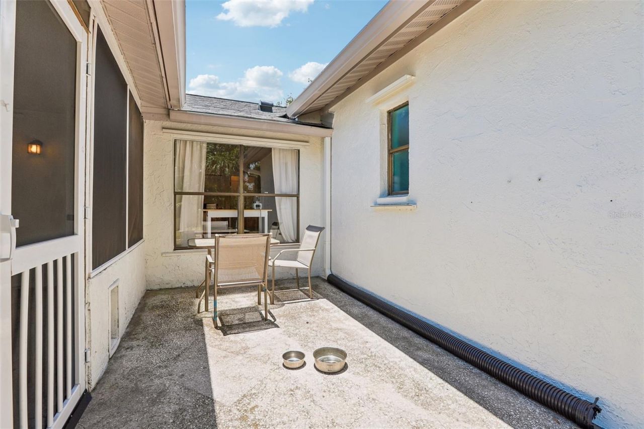 6805 Longpointe Way, Tampa, FL 33615 Photo