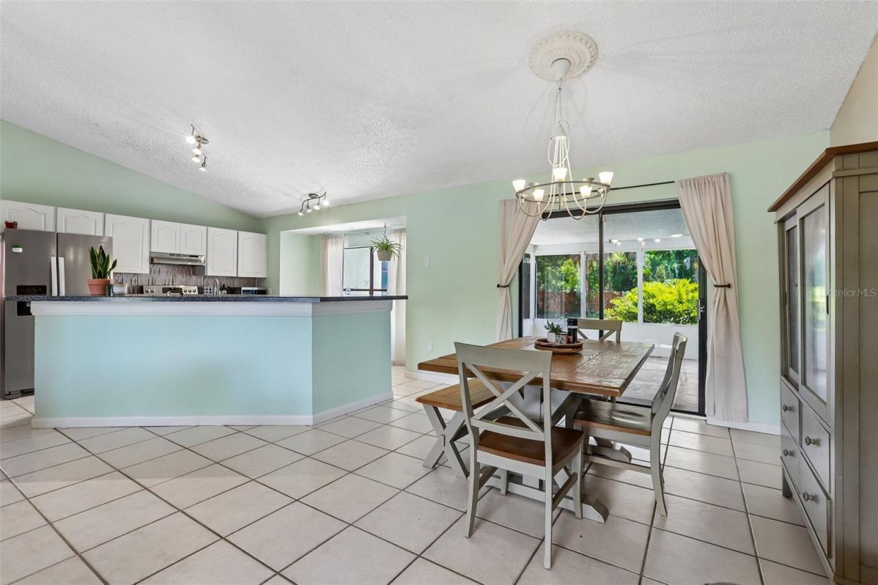 6805 Longpointe Way, Tampa, FL 33615 Photo