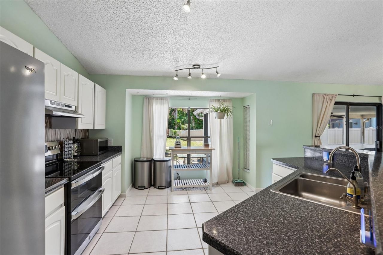 6805 Longpointe Way, Tampa, FL 33615 Photo