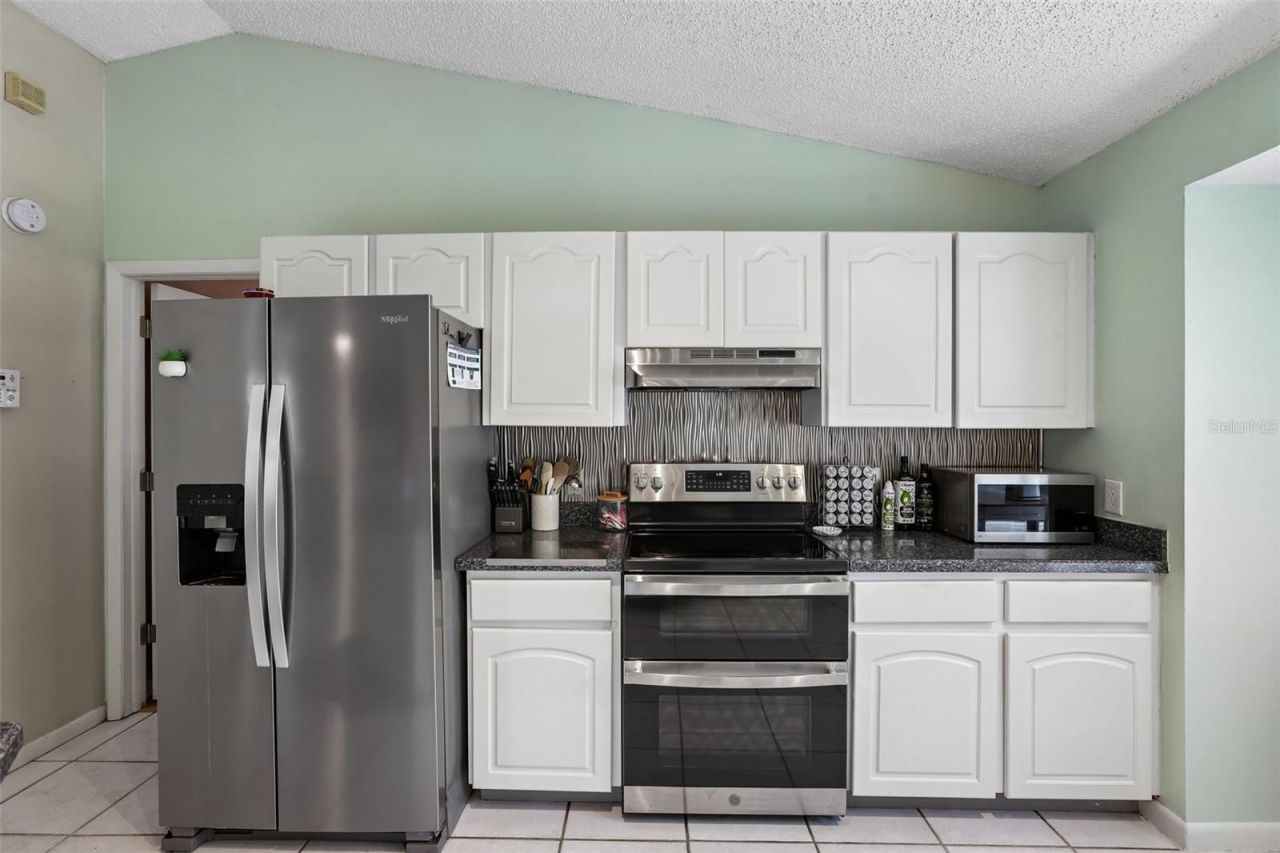 6805 Longpointe Way, Tampa, FL 33615 Photo