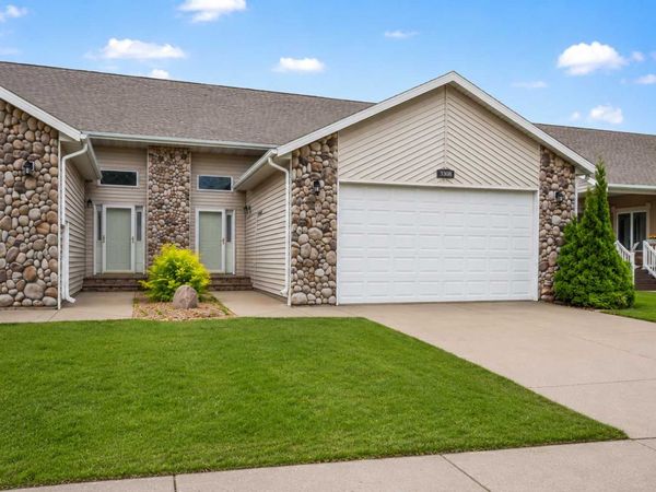 3308 23rd Avenue S, Fargo, ND 58103