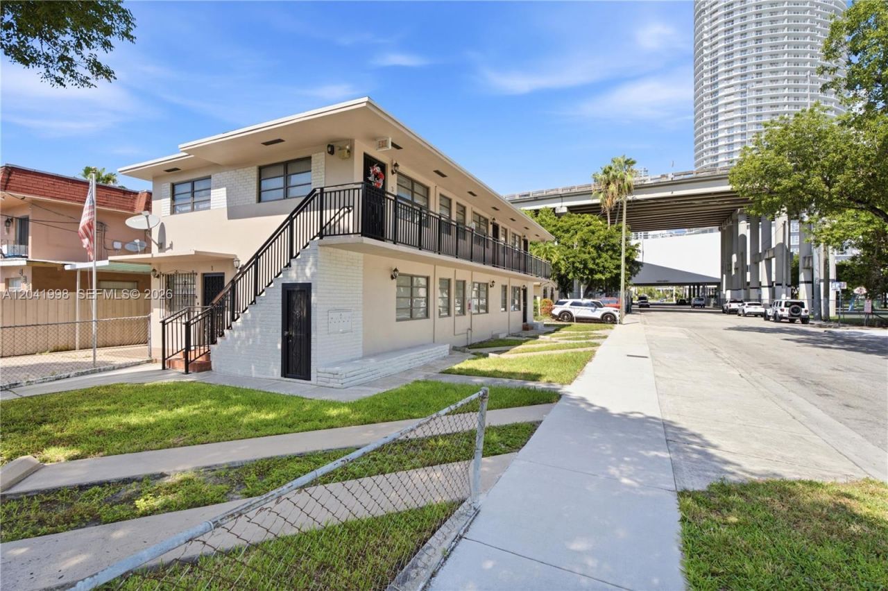 443 SW 4th Ave, Miami, FL 33130 Photo