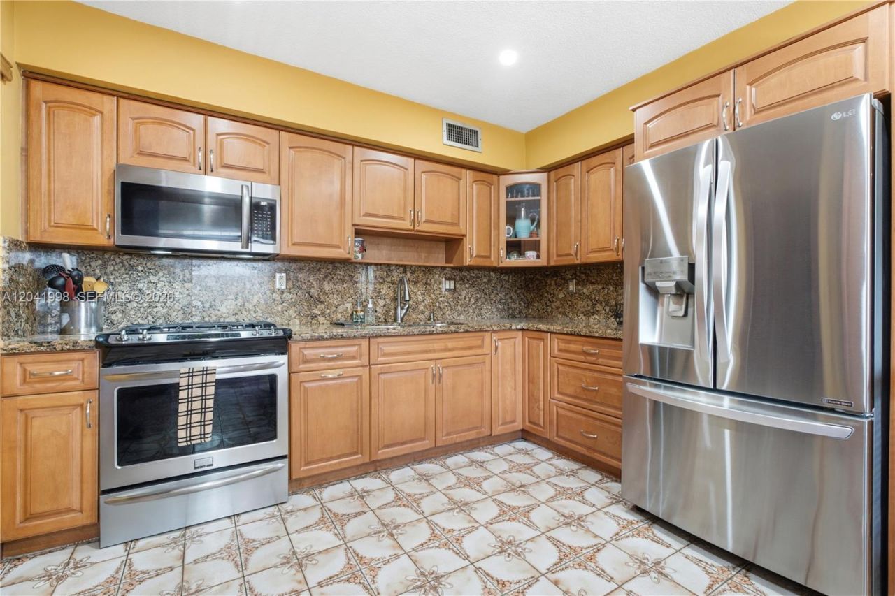 443 SW 4th Ave, Miami, FL 33130 Photo