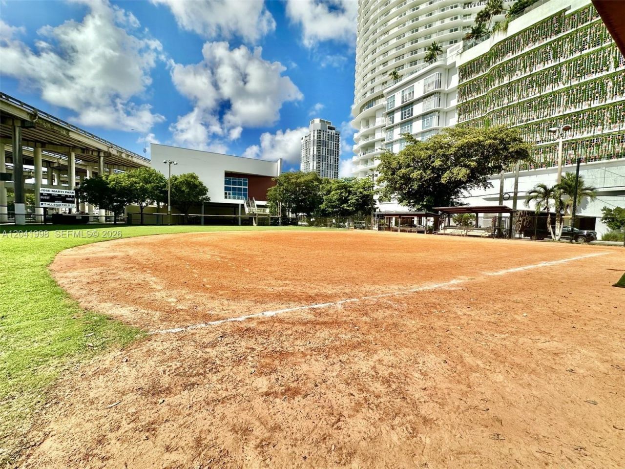 443 SW 4th Ave, Miami, FL 33130 Photo