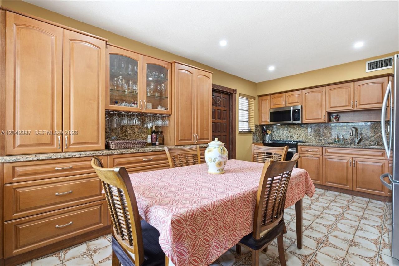 443 SW 4th Ave, Miami, FL 33130 Photo