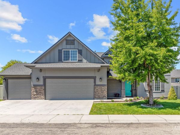 2001 N Van Dyke Ave, Kuna, ID 83634