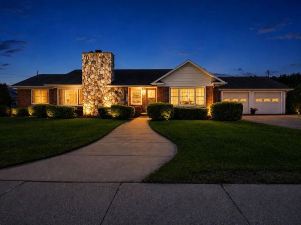 102 E Truckey Street, St. Ignace, MI 49781