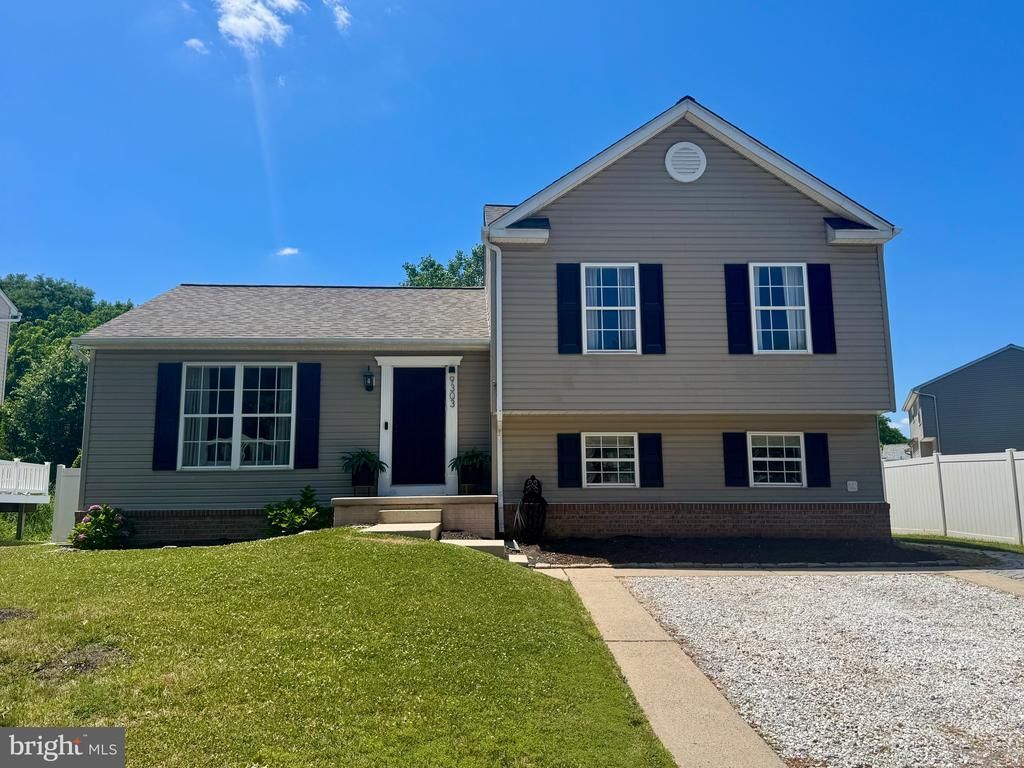 9303 SEA HORSE COURT , BALTIMORE, MD 21219