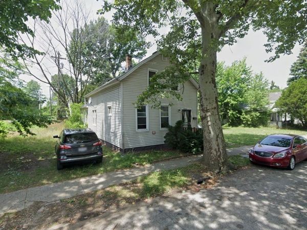 1126 E 77th Street , Cleveland, OH 44103