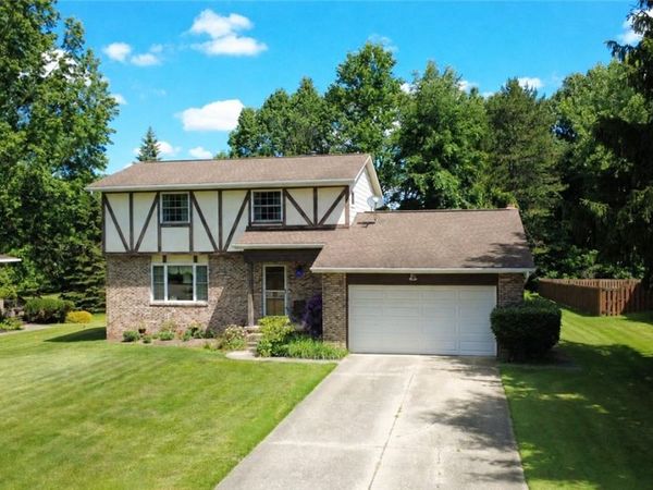 8893 White Oak Drive , Twinsburg, OH 44087