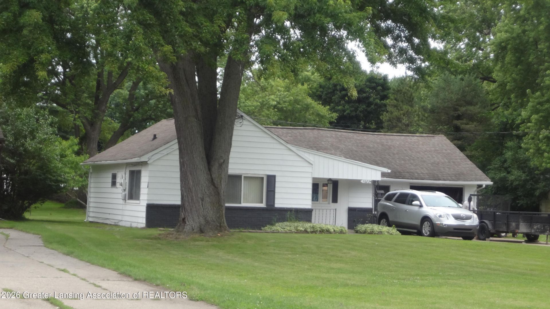 1023 Bretton Road, Lansing, MI 48917 Main Photo