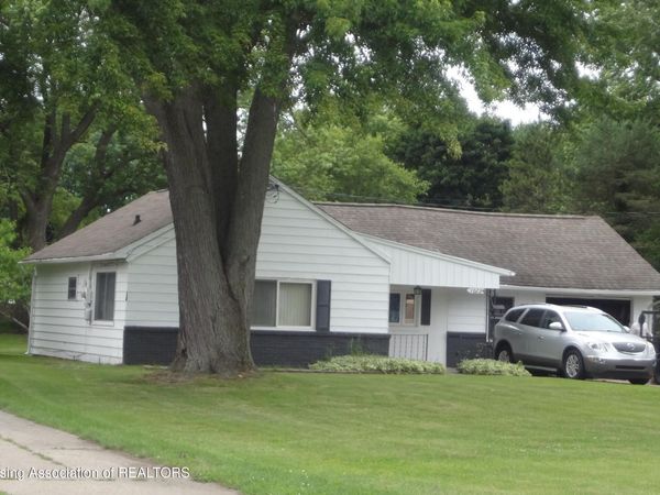 1023 Bretton Road, Lansing, MI 48917