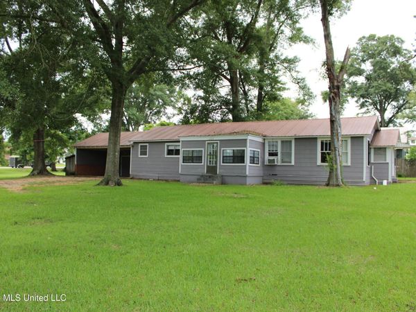 105 Cherry Avenue, New Hebron, MS 39140