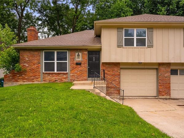 9302 W 83rd Street, Overland Park, KS 66204