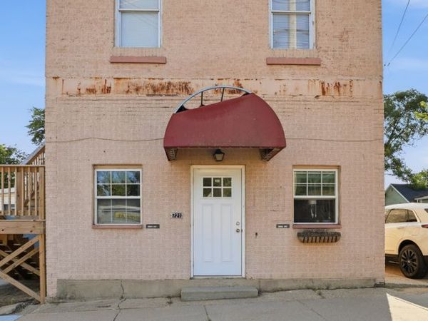 721 N Brinton Avenue, Dixon, IL 61021