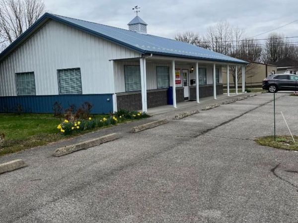 801 E Deyoung Street , Marion, IL 62959