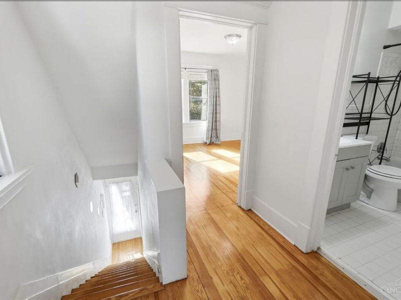 2105 W Clifton Avenue, Cincinnati, OH 45219 Photo 17