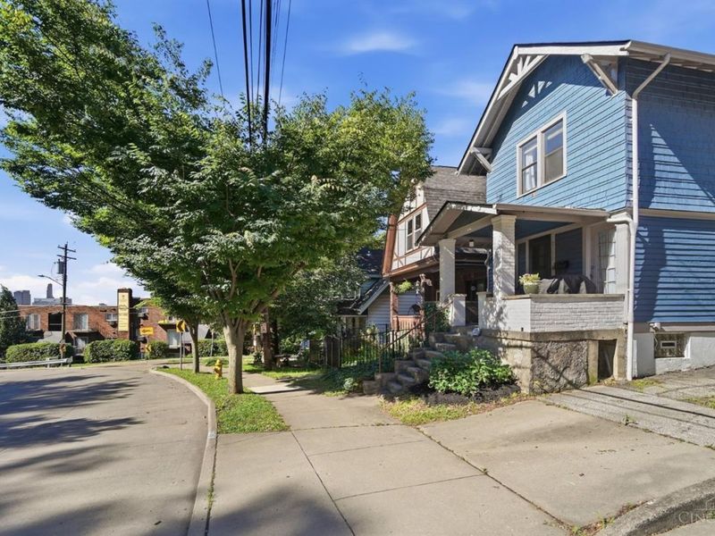 2105 W Clifton Avenue, Cincinnati, OH 45219 Photo 3