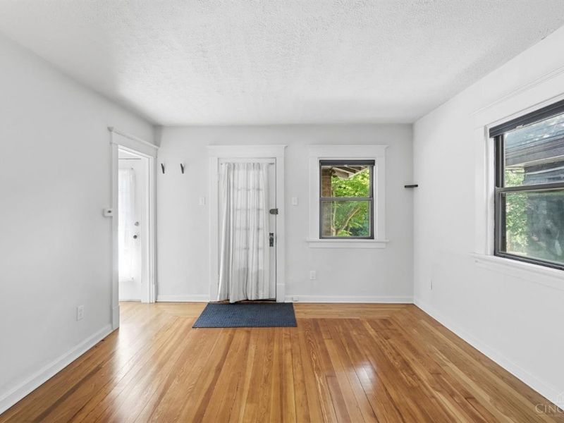 2105 W Clifton Avenue, Cincinnati, OH 45219 Photo 4