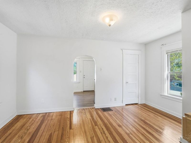2105 W Clifton Avenue, Cincinnati, OH 45219 Photo 7