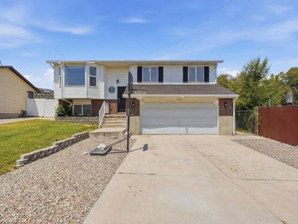 3706 S BRONCO CIR W, Magna, UT 84044