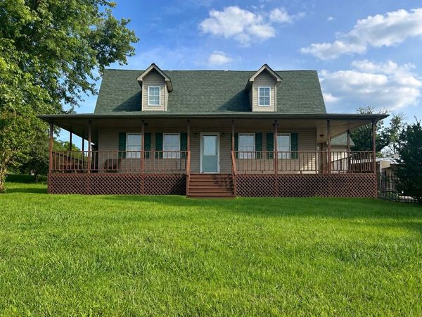 250 High Meadows Ln , Shelbyville, TN 37160