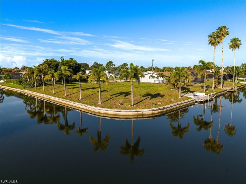 1939 SE 5th Ter , Cape Coral, FL 33990 Photo