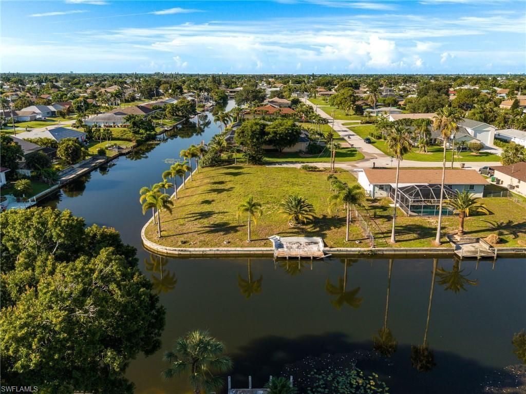 1939 SE 5th Ter , Cape Coral, FL 33990 Photo
