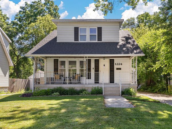 1224 Edith NE, Grand Rapids, MI 49505