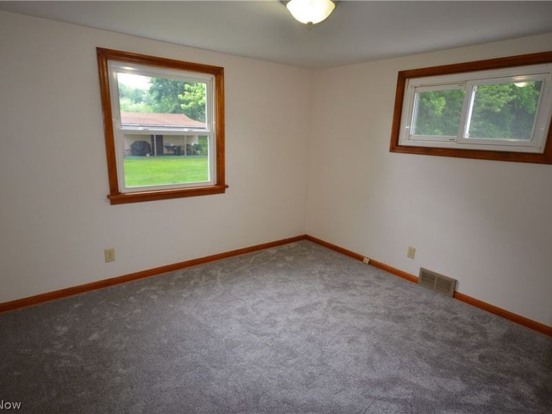 511 Ewart Road, Akron, OH 44312 Photo 12