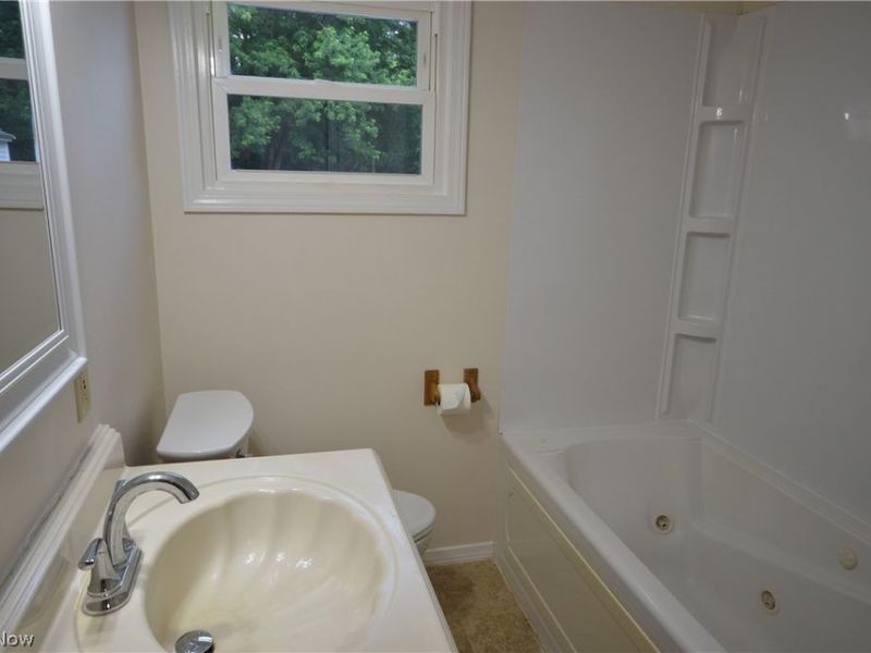 511 Ewart Road, Akron, OH 44312 Photo 14