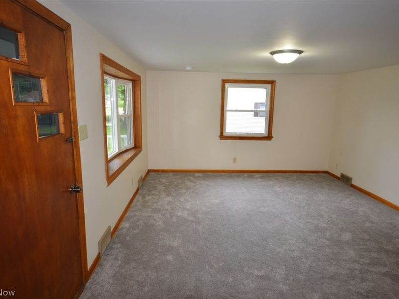 511 Ewart Road, Akron, OH 44312 Photo 9