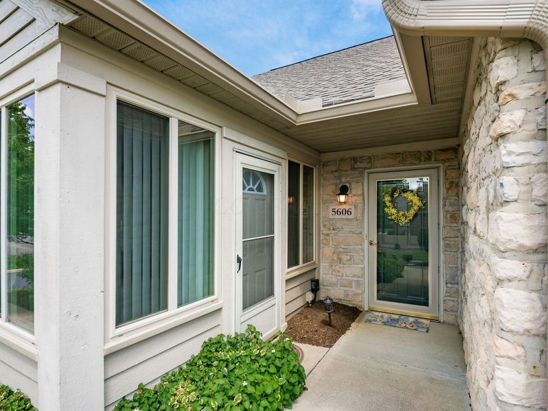 5606 Meadowood Lane, Westerville, OH 43082 Photo 2