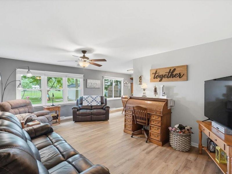 325 E High Street, London, OH 43140 Photo 16