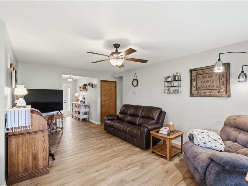 325 E High Street, London, OH 43140 Photo 17