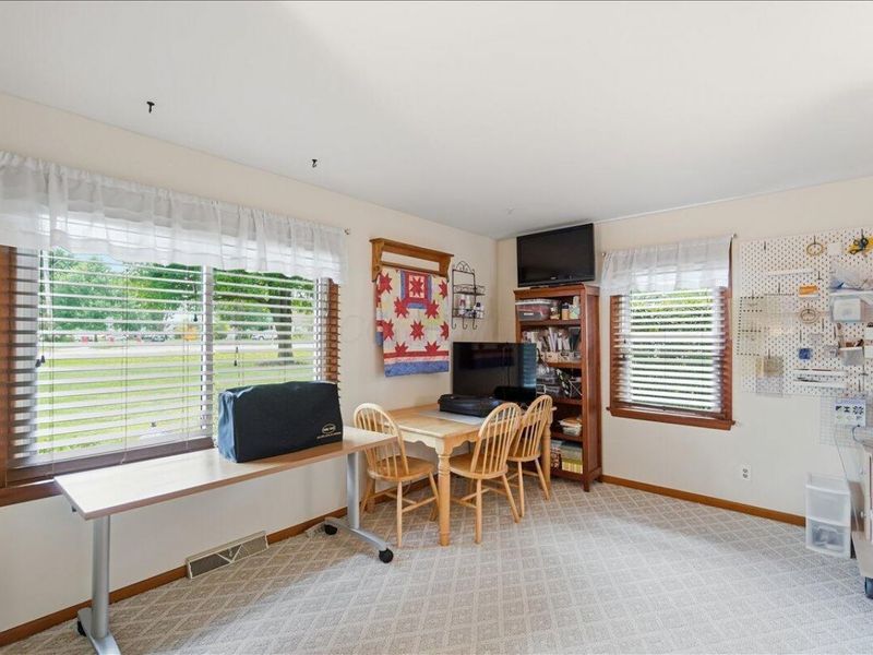 325 E High Street, London, OH 43140 Photo 49