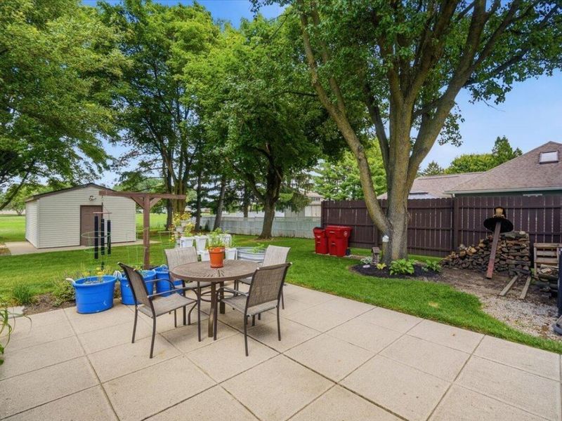 325 E High Street, London, OH 43140 Photo 58