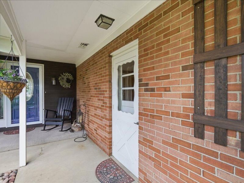 325 E High Street, London, OH 43140 Photo 6