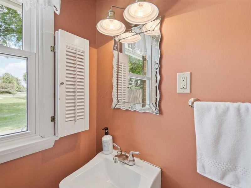 325 E High Street, London, OH 43140 Photo 68