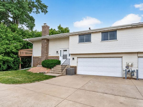 12206 Oak Leaf Circle, Burnsville, MN 55337