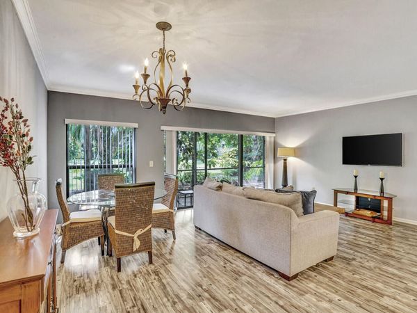 11863 Wimbledon Circle, Unit 425, Wellington, FL 33414