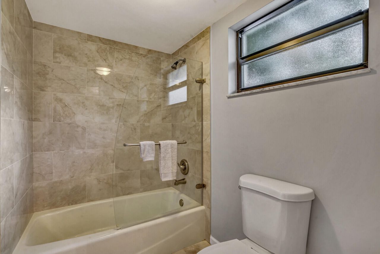 11863 Wimbledon Circle, Unit 424, Wellington, FL 33414 Photo