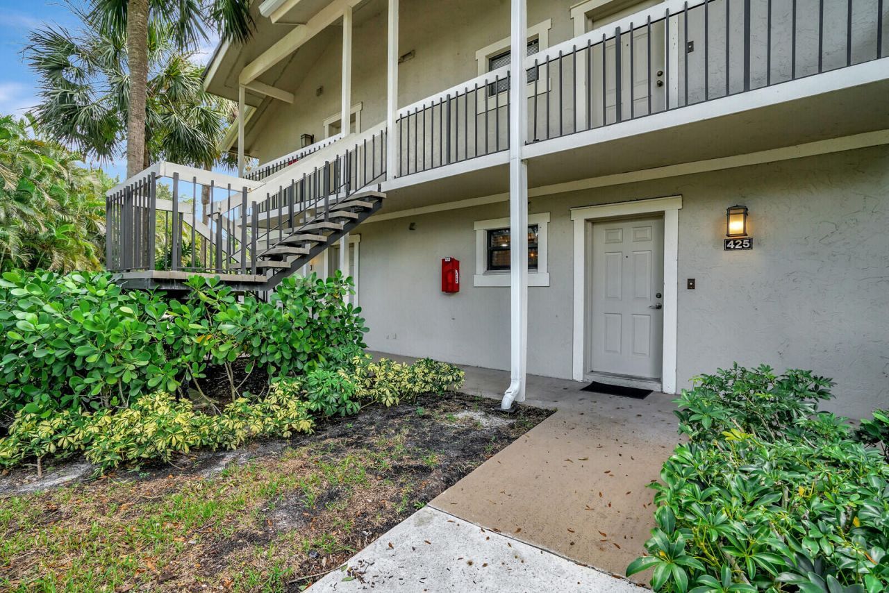 11863 Wimbledon Circle, Unit 424, Wellington, FL 33414 Photo