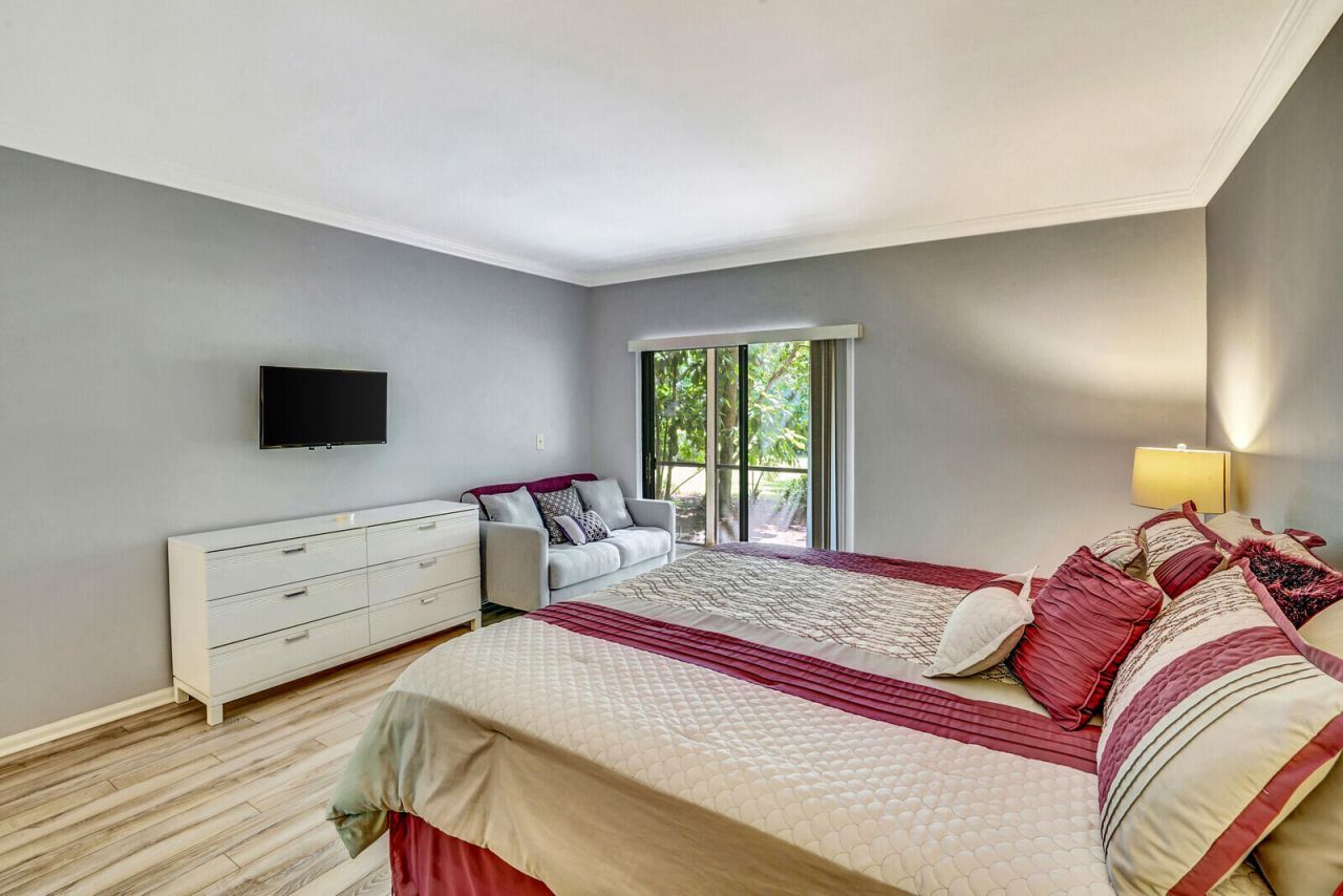 11863 Wimbledon Circle, Unit 424, Wellington, FL 33414 Photo