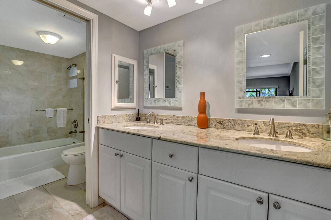 11863 Wimbledon Circle, Unit 424, Wellington, FL 33414 Photo