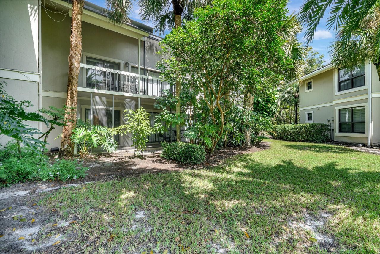 11863 Wimbledon Circle, Unit 424, Wellington, FL 33414 Photo