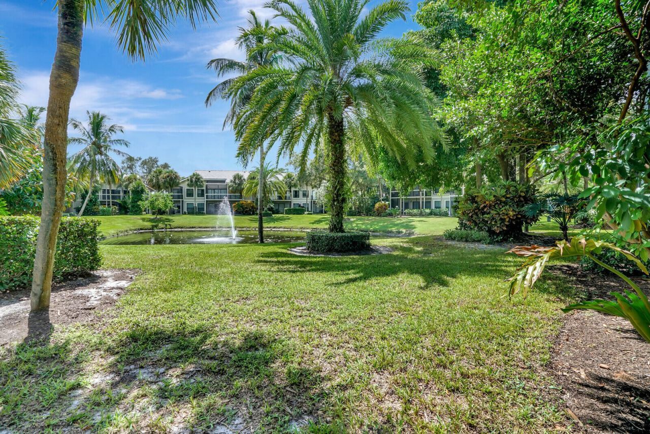 11863 Wimbledon Circle, Unit 424, Wellington, FL 33414 Photo