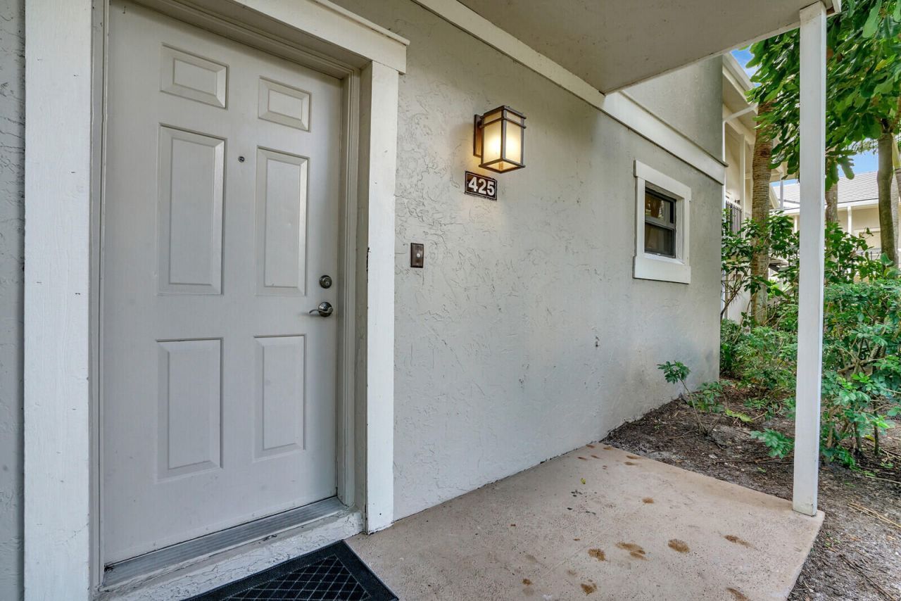 11863 Wimbledon Circle, Unit 424, Wellington, FL 33414 Photo