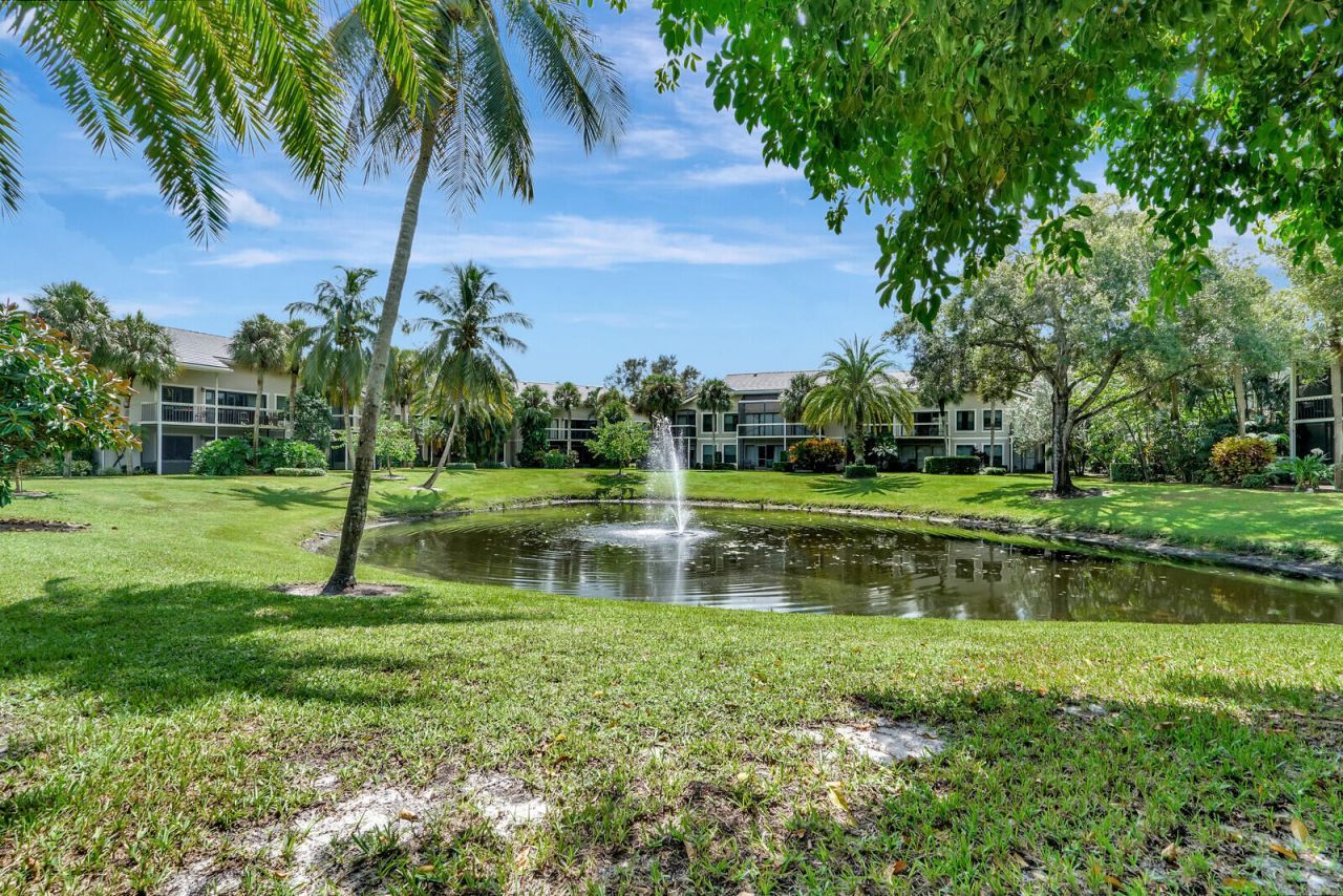 11863 Wimbledon Circle, Unit 424, Wellington, FL 33414 Photo